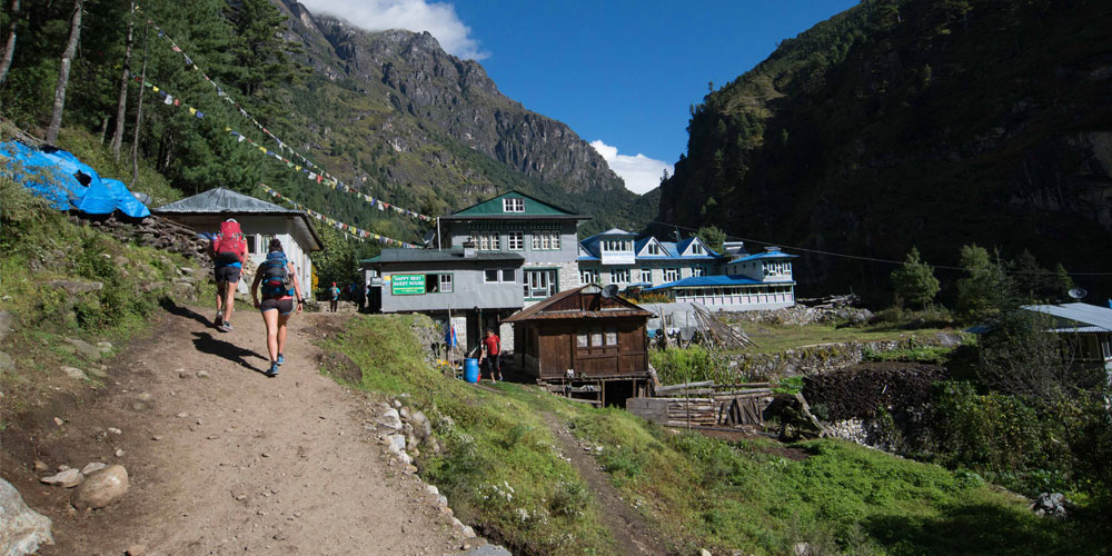 on the way to everest base camp