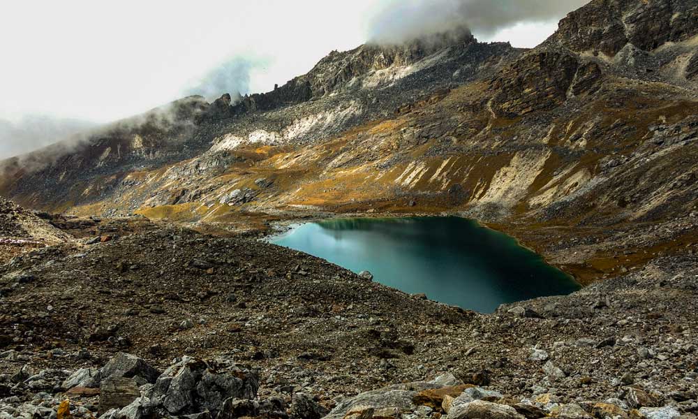 how hard is gokyo lake trekking