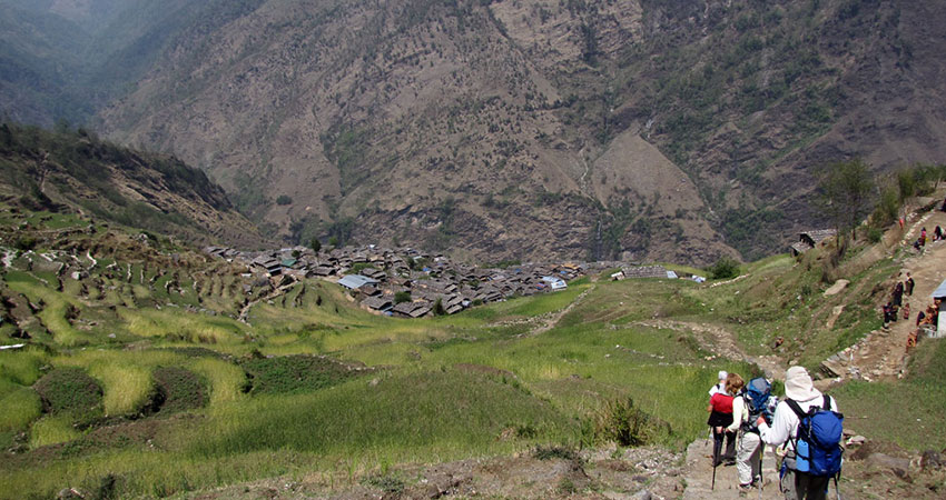 manaslu trek in march