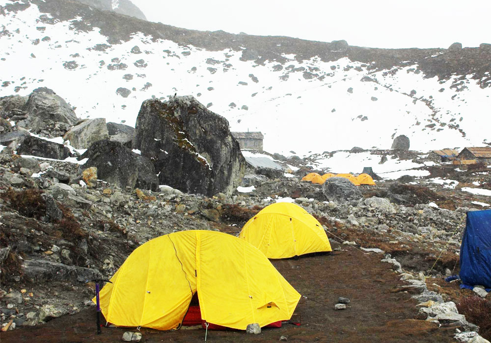 mera peak climb in tent camp 