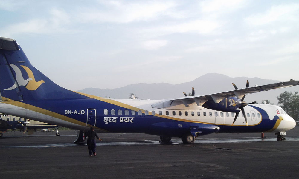 mountain flight to everest