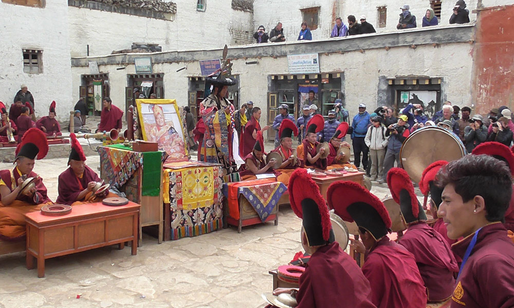 upper mustang tiji festival trek