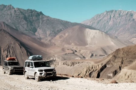 Jeep drive to upper mustang